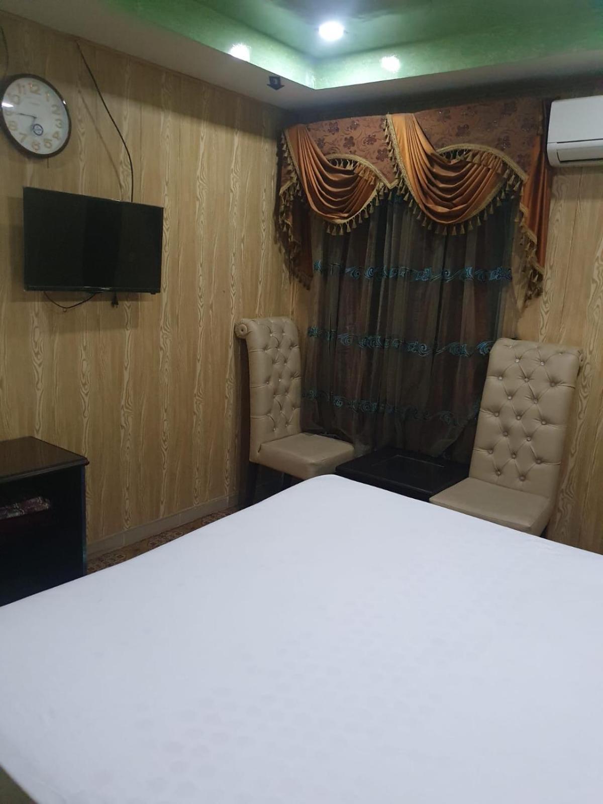 Town Guest House Toba Tek Singh Екстериор снимка